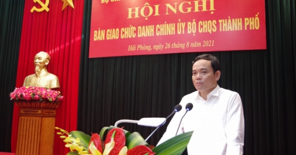 Đại tá Vũ Văn Hoài giữ chức Chính ủy Bộ chỉ huy quân sự thành phố Hải Phòng