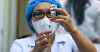 Bộ GD-ĐT đề xuất tiêm vắc xin Covid-19 cho học sinh