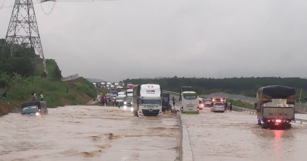 Nguyên nhân cao tốc Phan Thiết - Dầu Giây bị ngập là do mưa