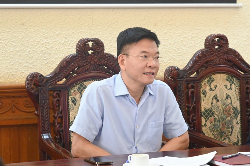 Bộ trưởng Lê Thành Long kết luận buổi làm việc.