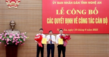 UBND tỉnh Nghệ An công bố các Quyết định về công tác cán bộ