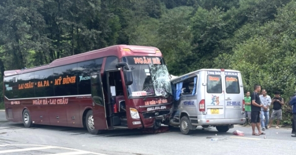 Sa Pa (Lào Cai): Hai xe khách đâm nhau, hàng chục người bị thương