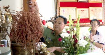 Thanh Hoá: Thắp hương tri ân các đồng chí nguyên Giám đốc Công an tỉnh