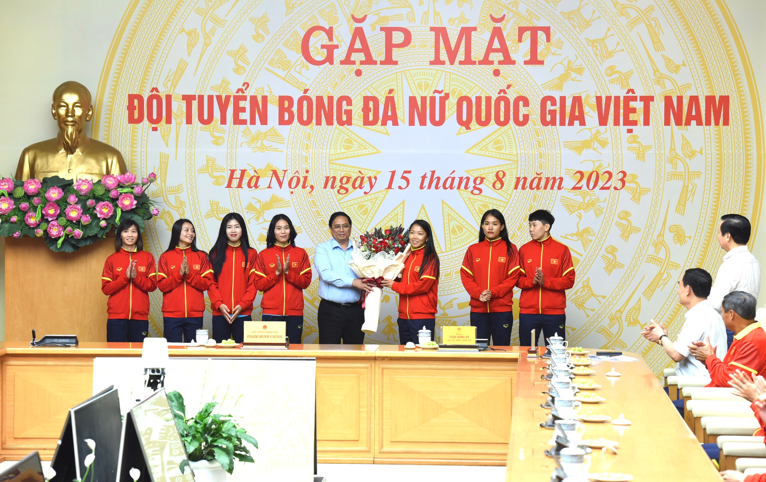 Thủ tướng Phạm Minh Chính biểu dương đội tuyển nữ Việt Nam