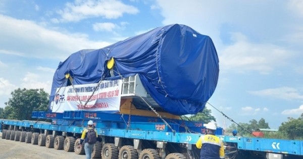 Kiện hàng lớn nhất trong tổ hợp thiết bị của nhà máy Nhiệt điện Nhơn Trạch 3&4 đã đến dự án