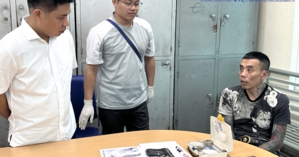 Lào Cai: Bắt quả tang đối tượng tàng trữ ma túy và súng ngắn trên xe ô tô