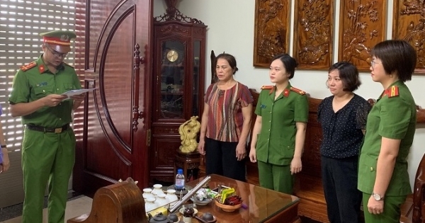 Bắt 2 nữ cán bộ địa chính và thuế ở Lạng Sơn