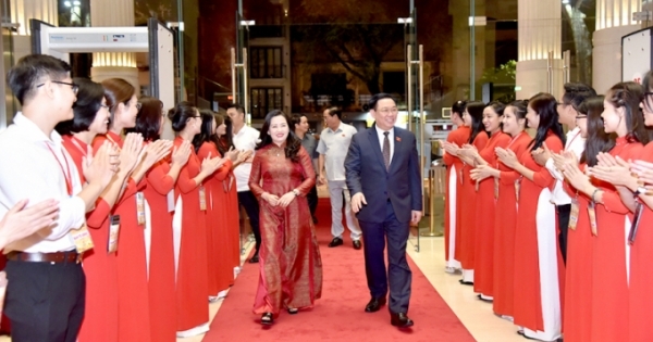 Chủ tịch Quốc hội Vương Đình Huệ dự Chương trình nghệ thuật đặc biệt “Nắng Ba Đình”
