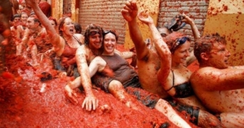Không khí vui nhộn tại lễ hội cà chua ở Tây Ban Nha