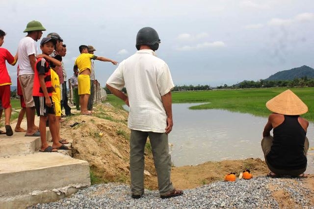 Mương nước thuộc hệ thống k&ecirc;nh nước ngọt s&ocirc;ng Ngh&egrave;n, nơi hai học sinh chết đuối.