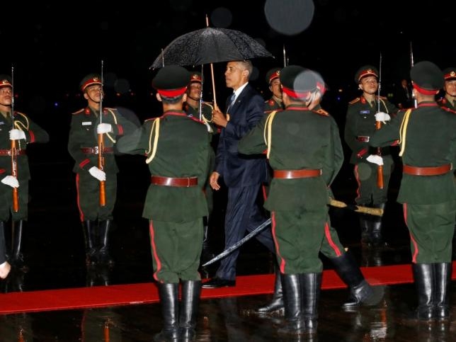 Tổng thống Obama đ&atilde; đến L&agrave;o v&agrave;o đ&ecirc;m 5/9. (Ảnh: Reuters)