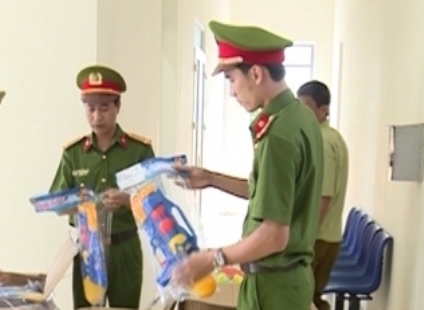 Thanh Hóa: Thu giữ hàng trăm khẩu súng nhựa Trung Quốc