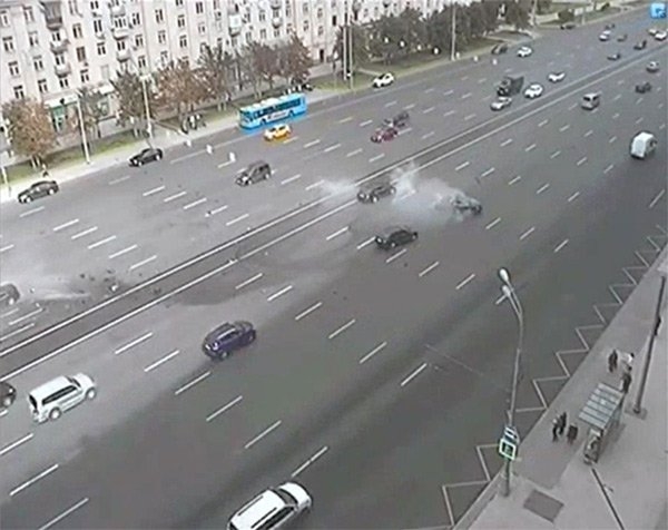 Si&ecirc;u xe của Putin bị đ&acirc;m, t&agrave;i xế chết tại chỗ