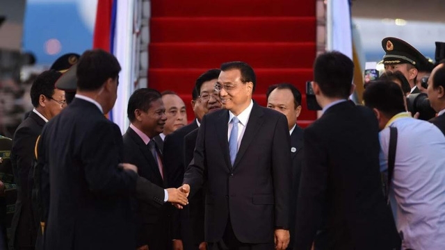 Thủ tướng L&yacute; Khắc Cường tới L&agrave;o để tham dự cuộc họp với ASEAN ng&agrave;y 6/9. (Ảnh: SCMP).