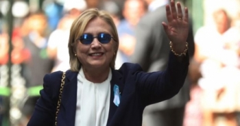 Bà Clinton lần đầu lên tiếng trấn an dư luận sau sự cố ngã quỵ