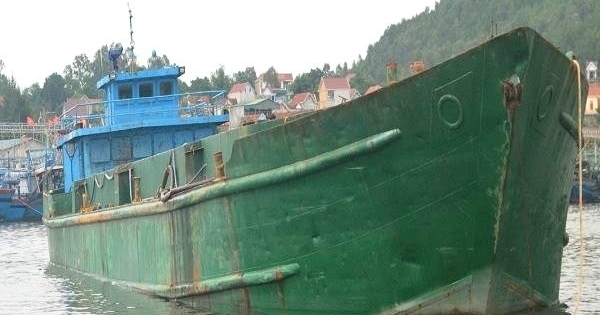 Tàu đổ chất thải xuống biển ở Thanh Hóa: Chưa được cấp giấy phép