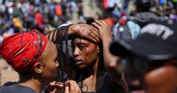 Sinh viên Nam Phi biểu tình phản đối tăng học phí