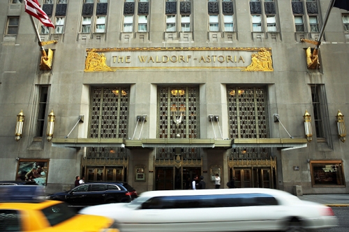 Theo&nbsp;ABC News, Brangelina mua căn hộ tại Waldorf Astoria Towers năm 2007. Khu nh&agrave; nằm ngay trung t&acirc;m Manhattan, New York với hệ thống an ninh đảm bảo.