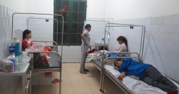 Nam Định: Hơn 40 người nhập viện sau khi ăn đám cưới