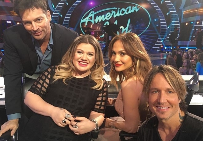 American Idol chấm dứt sau 15 m&ugrave;a giải.