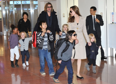 Angelina Jolie v&agrave; Brad Pitt thuở c&ograve;n mặn nồng