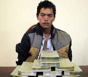 Điện Biên: Bắt đối tượng vận chuyển 10 bánh heroin tấn công bị thương hai chiến sỹ cảnh sát