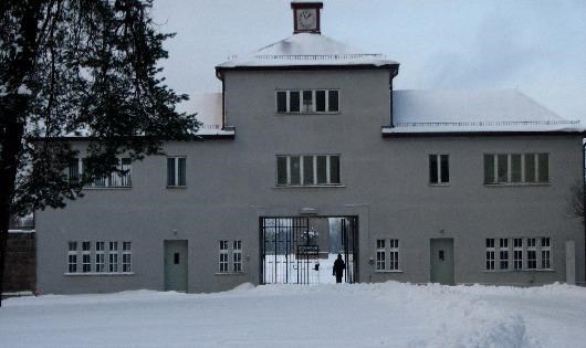 Trại tập trung Sachsenhausen ở Đức nơi từng diễn ra chiến dịch l&agrave;m tiền giả quy m&ocirc; lớn Bernhard của ĐQX.