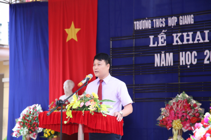 &Ocirc;ng Nguyễn Quốc Trung, Ph&oacute; Chủ tịch UBND TP Cao Bằng đọc thư ch&uacute;c mừng của Chủ tịch nước.