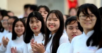 TPHCM: Nữ sinh chuyên Lê Hồng Phong xinh đẹp trong ngày tựu trường
