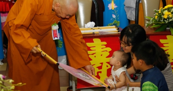 TP HCM: Các chùa tổ chức Vu lan, chúc thọ, tặng quà người nghèo