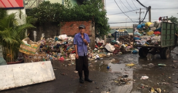 TP HCM: Ai chịu trách nhiệm khi trạm trung chuyển rác quá tải “đầu độc” khu dân cư?