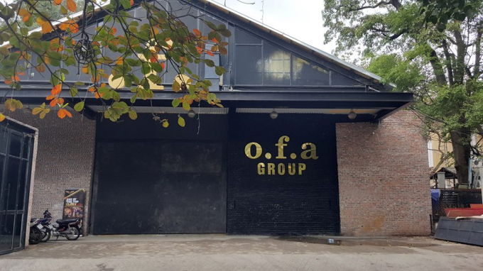 Qu&aacute;n Bar F.CLUB (hay Bar OFA) H&agrave; Nội vẫn ngang nhi&ecirc;n hoạt động bất chấp mọi lực lượng chức năng xử phạt.&nbsp;http://anhbaochi.org