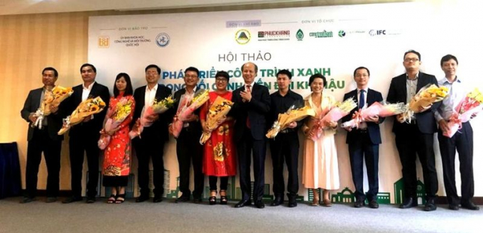 Hội thảo&nbsp;Ph&aacute;t triển C&ocirc;ng tr&igrave;nh xanh trong bối cảnh biến đổi kh&iacute; hậu ở Việt Nam tổ chức tại TP HCM.