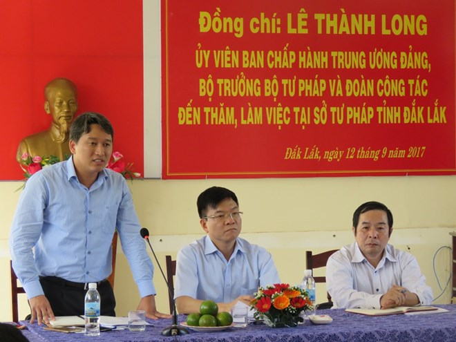 &nbsp;&Ocirc;ng Nguyễn Hải Ninh ghi nhận sự đ&oacute;ng g&oacute;p của ng&agrave;nh tư ph&aacute;p đối với c&aacute;c hoạt động của UBND tỉnh.
