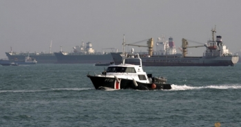 Hai tàu đâm nhau trên biển Singapore, 5 thủy thủ mất tích