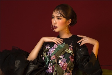 Thần thái quyến rũ của Tường Linh trước thềm Hoa hậu Liên lục địa 2017