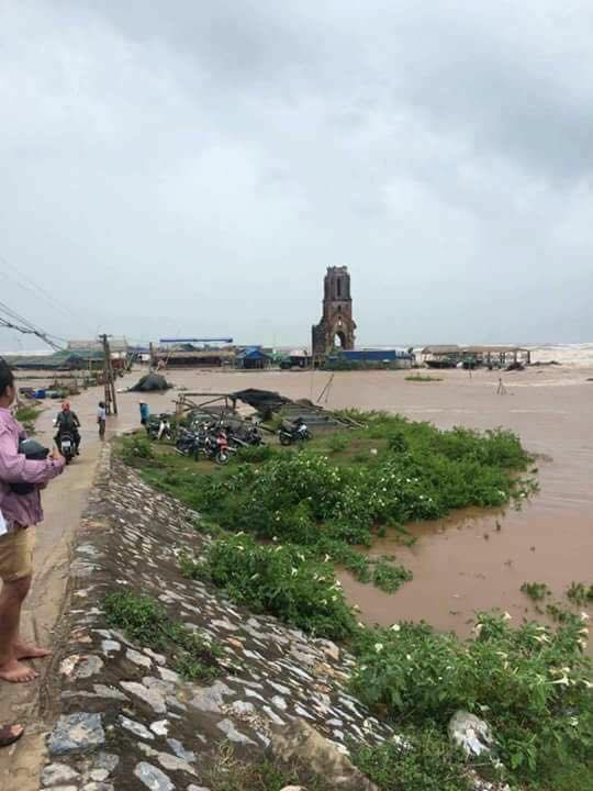 Nam Định: Ảnh hưởng b&atilde;o số 10, một số huyện bị c&ocirc; lập do mưa lớn