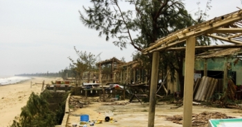 Quặn lòng hình ảnh những thứ sót lại sau bão tại làng biển Quảng Bình