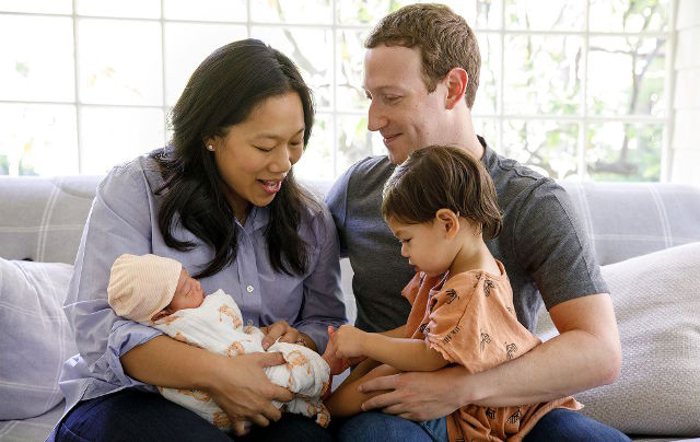 Mark Zuckerberg, vợ Priscilla Chan v&agrave; 2 con g&aacute;i.