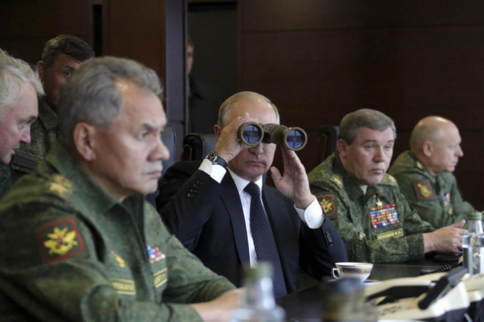Tổng thống Putin thị s&aacute;t cuộc tập trận Zapad 2017