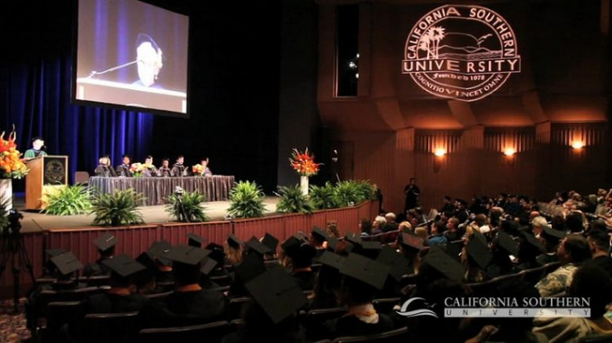 Quang cảnh một buổi lễ tốt nghiệp của học vi&ecirc;n trường California Southern University.