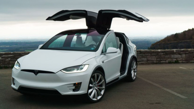 D&agrave;n taxi &ldquo;khủng&rdquo; 50 xe Tesla vừa ra mắt ở Dubai