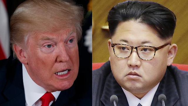 Tổng thống Mỹ Donald Trump (tr&aacute;i) v&agrave; l&atilde;nh đạo Triều Ti&ecirc;n Kim Jong-un (Ảnh: AFP)