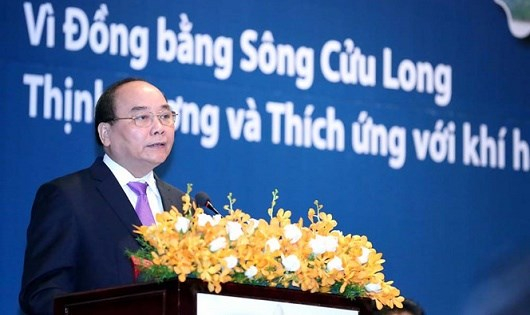 Thủ tướng Nguyễn Xu&acirc;n Ph&uacute;c ph&aacute;t biểu tại Diễn đ&agrave;n ĐBSCL 2016, ng&agrave;y 27/6, tại TPHCM (Ảnh: VNN)