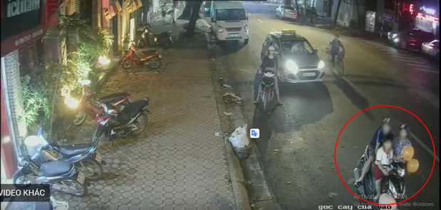 Clip: Đôi nam nữ dẫn theo bé trai dàn cảnh trộm xe máy ngay trên phố