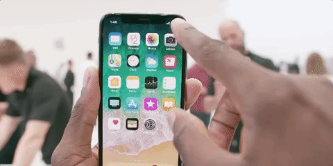 So s&aacute;nh giao diện giữa iPhone X v&agrave; iPhone 8 - Được g&igrave; v&agrave; mất g&igrave; với chỗ khuyết tr&ecirc;n m&agrave;n h&igrave;nh