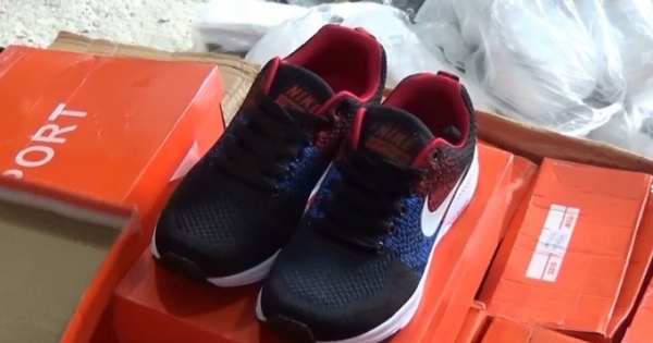 Hà Nội: Thu giữ hơn 2.600 đôi giày nhãn hiệu Nike không rõ nguồn gốc