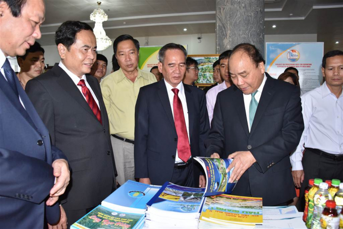 Thủ tướng Nguyễn Xu&acirc;n Ph&uacute;c dự hội nghị x&uacute;c tiến đầu tư tại Hậu Giang.