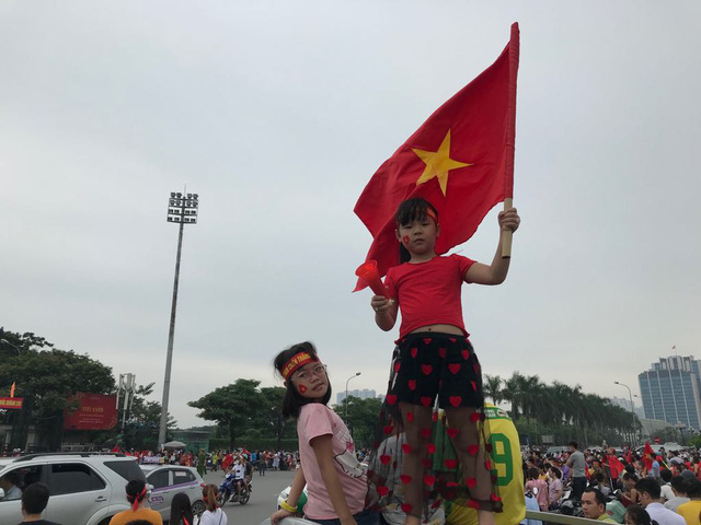 H&igrave;nh ảnh c&aacute;c tuyển thủ Olympic Việt Nam về đến H&agrave; Nội