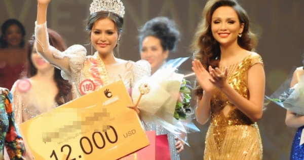 Dy Khả Hân ngất xỉu trong giây phút đăng quang Hoa hậu Việt Nam Thế giới 2018